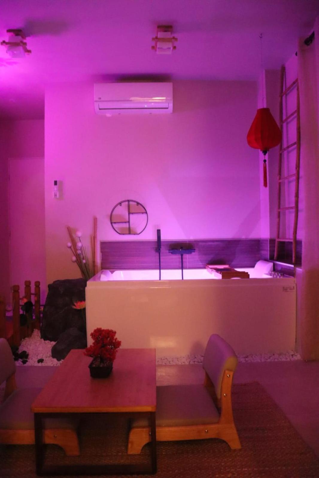 Loveroom Japon Avec Balneotherapie Tulon Zewnętrze zdjęcie