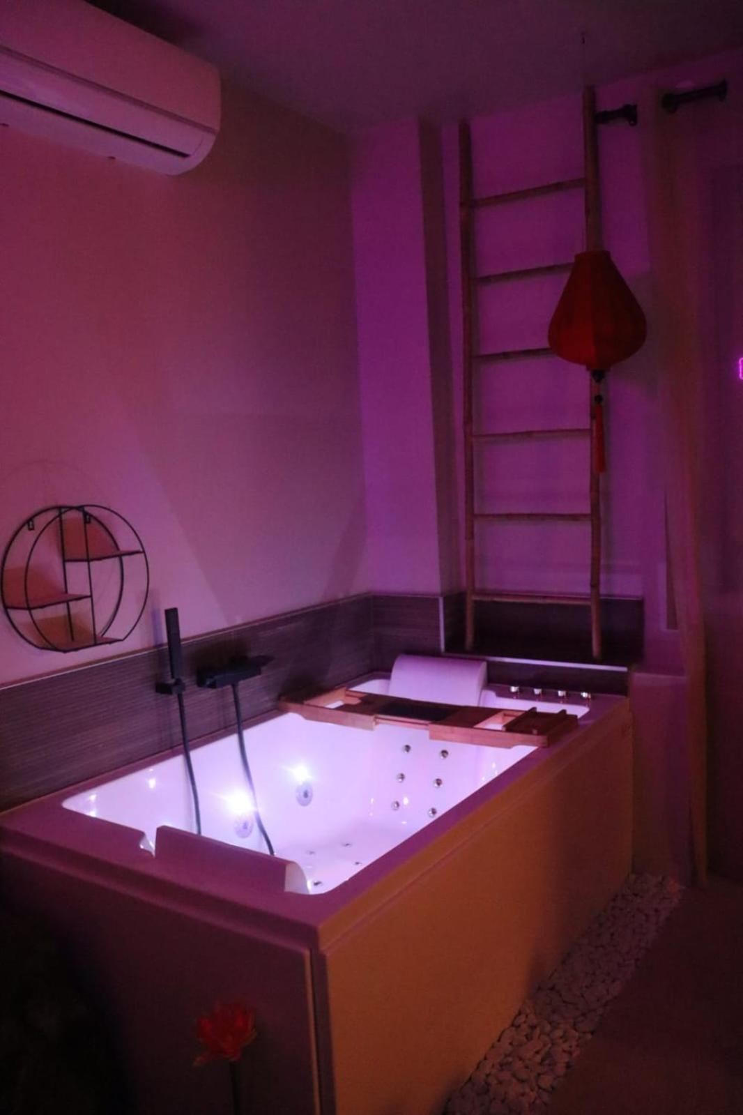 Loveroom Japon Avec Balneotherapie Tulon Zewnętrze zdjęcie