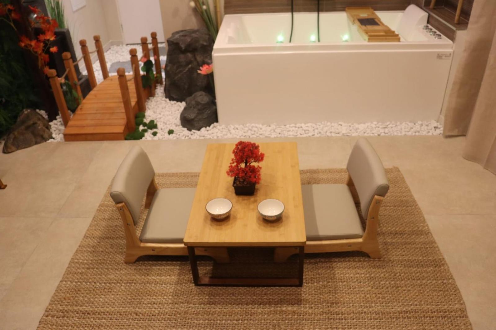 Loveroom Japon Avec Balneotherapie Tulon Zewnętrze zdjęcie