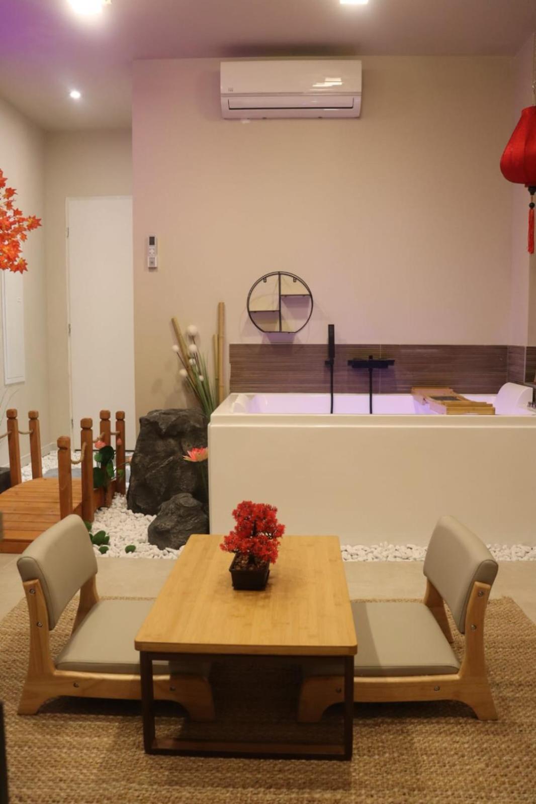 Loveroom Japon Avec Balneotherapie Tulon Zewnętrze zdjęcie